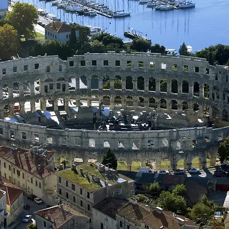 Bright & Cozy * Pula