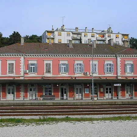 Bright & Cozy Pula